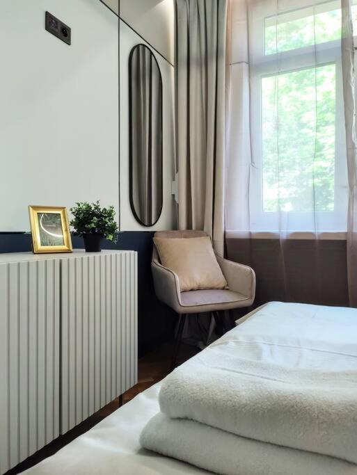 Apartament No. 8 / Nr 8 By Cooee